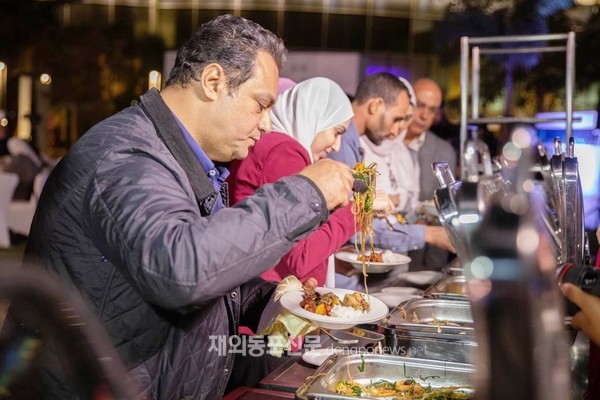 주이집트한국문화원은 11월 26일 카이로 리츠칼튼호텔 야외무대에서 ‘2019 한국의 맛(Taste of Korea)’ 행사를 개최했다. (사진 주이집트한국문화원)