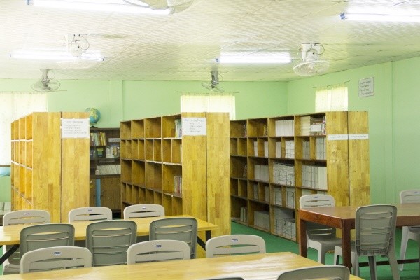 DB손해보험이 미얀마 국립 6번 고등학교에 도서관 건립비를 지원하고 12월 2일 오전 기증식을 개최했다. (사진 실과 바늘)