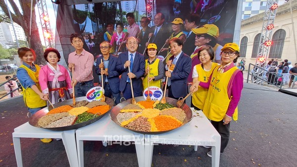 브라질 한인동포사회 최대 축제인 ‘한국문화의 날’ 행사가 지난 8월 19일과 20일 이틀간 브라질 상파울루 봉헤찌로 소재 찌라덴찌스 지하철역 광장에서 개최됐다. (사진 이재상 재외기자)